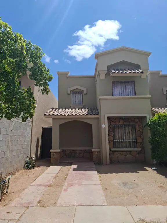 Fachada de casa en venta en Residencial California, Hermosillo